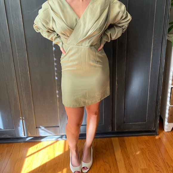 NWT Pretty little Thing Sage Green Dress Us Sz 2 - Picture 2 of 5